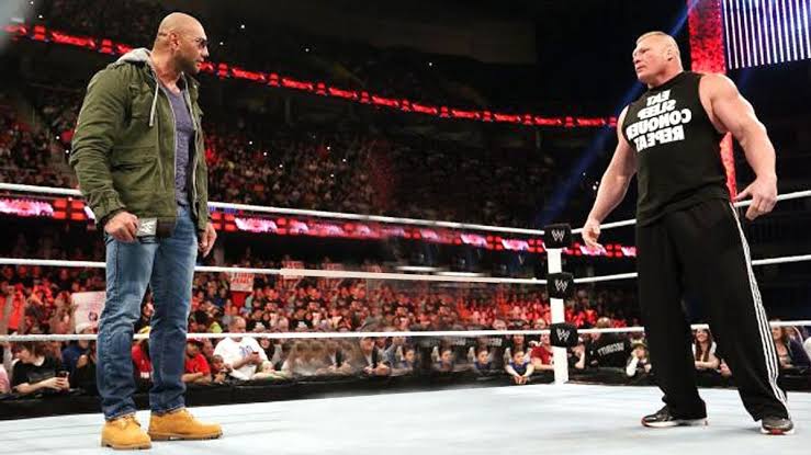 WWE दिग्गज ने ब्रॉक लैसनर और बतिस्ता के बीच मैच न होने का कारण बताया।