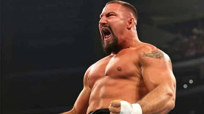 Bron Breakker WWE SummerSlam 2025 में Spear मूव करते हुए