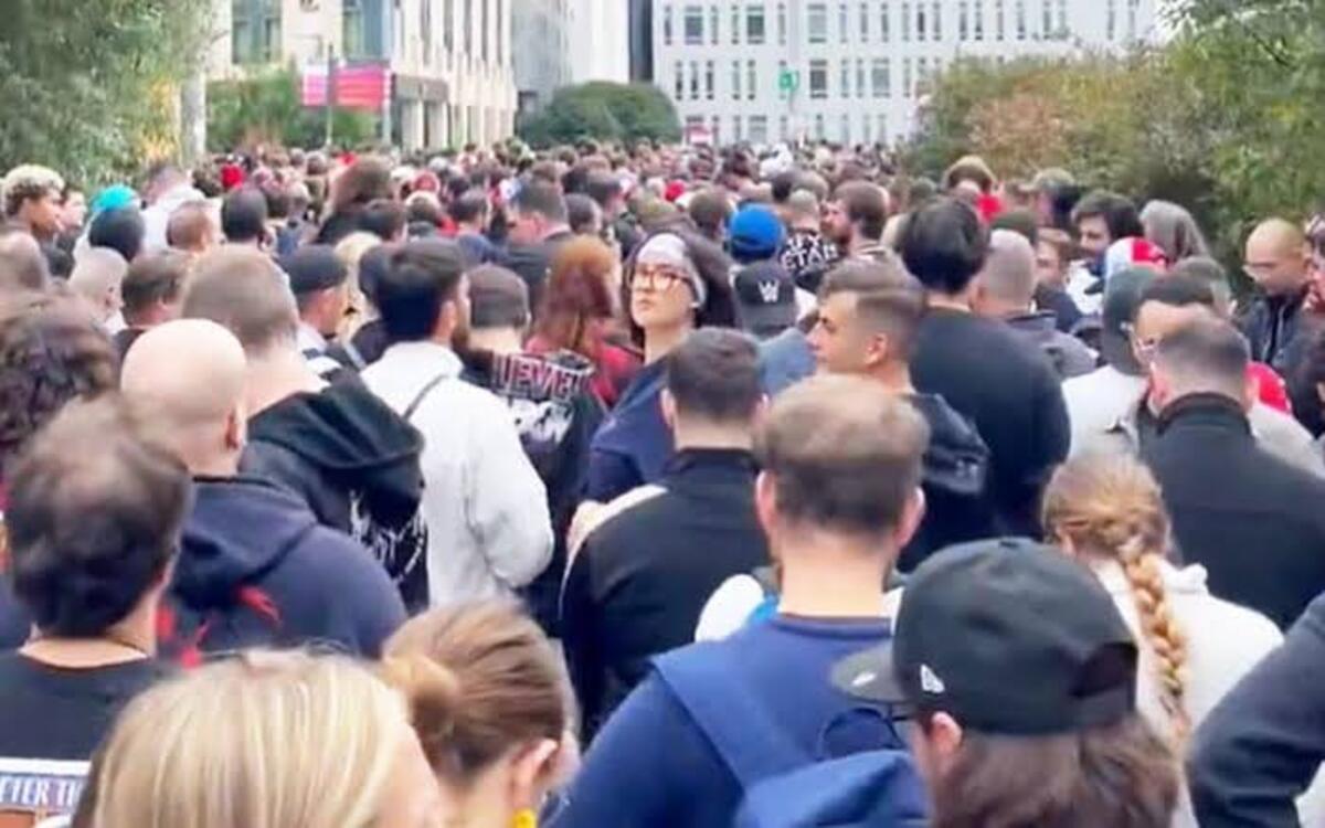 WWE Clash in Paris 2025 Fan Line Paris Arena Attendance Hindi