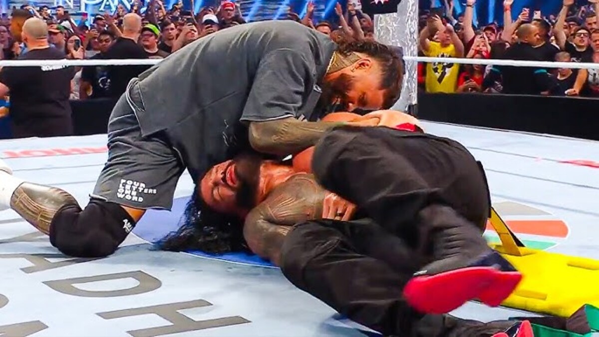 रोमन रेंस पर पेरिस में हुए हमले के बाद का दृश्य (Image Credit - WWE)