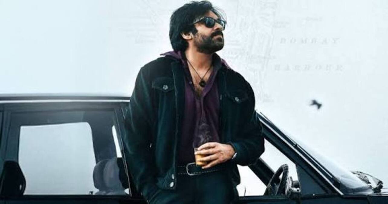 पवन कल्याण अपनी फिल्म 'दे कॉल हिम ओजी' के पोस्टर में।