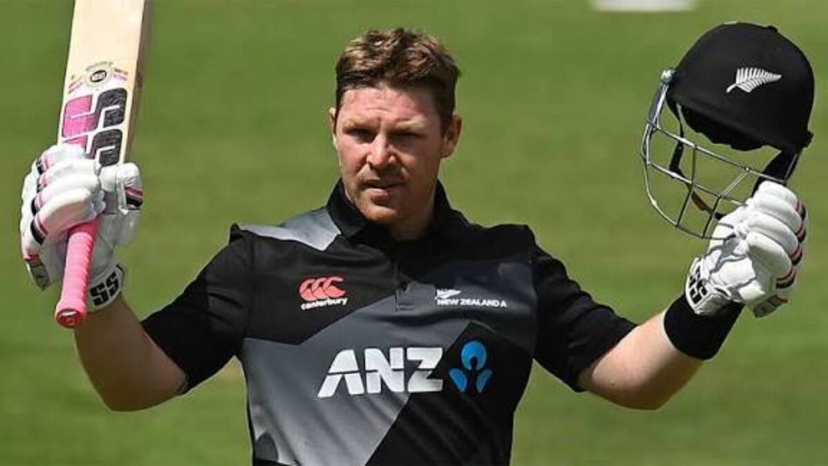 Tim Seifert playing a powerful shot for St Lucia Kings in CPL 2025.