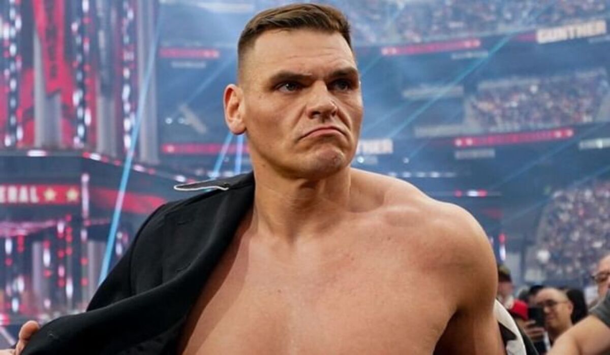 WWE द्वारा जारी रहस्यमयी वीडियो में एक व्यक्ति के जूते चलते हुए दिख रहे हैं, जो गुंथर की वापसी का संकेत हो सकता है।