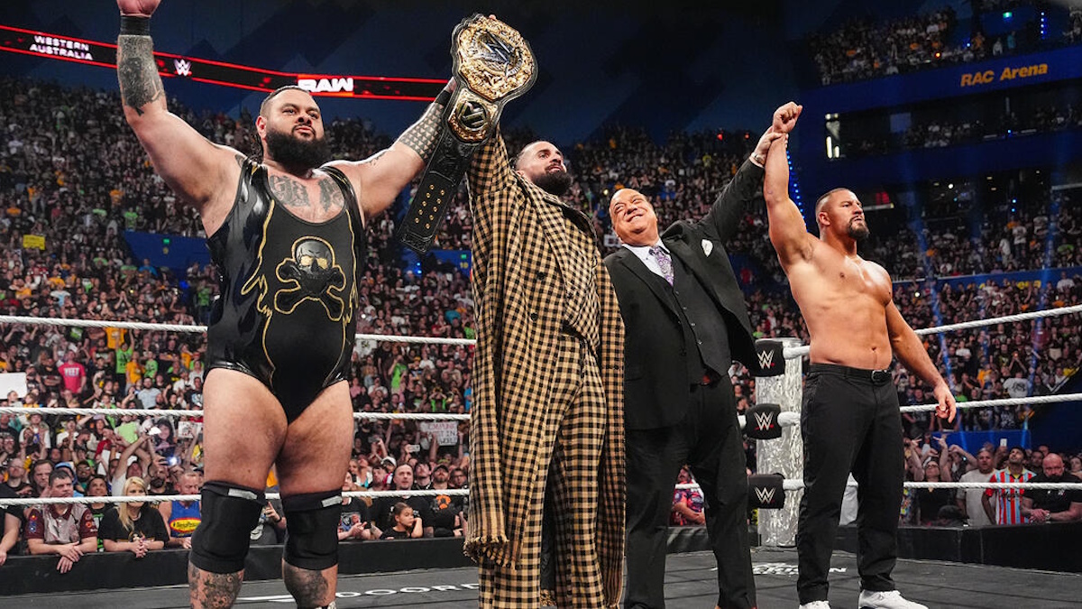 विजन फैक्शन के सदस्य सैथ रॉलिंस, ब्रॉन ब्रेकर और ब्रॉन्सन रीड।